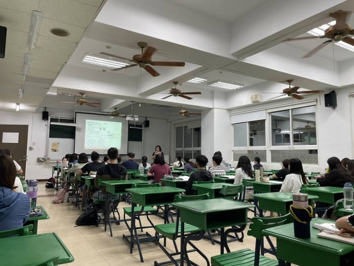 2021.11.1「親密關係與家庭系統的研究」國立彰化師範大學輔導與諮商學系趙淑珠教授圖片