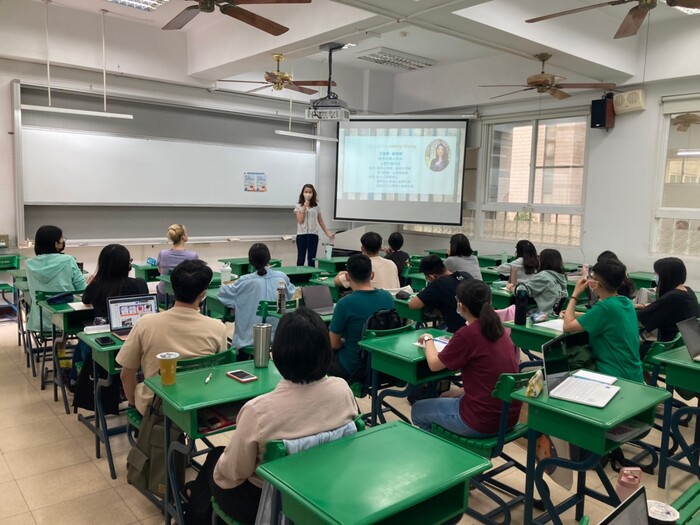 2022.10.26 東吳大學心理學系王韋婷副教授「癌症早期的心理療護：心理師扮演的角色」演講圖片